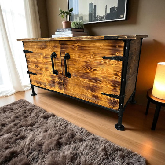 Kommode im Industrie Design handgefertigt aus Rohr und Holz massiv