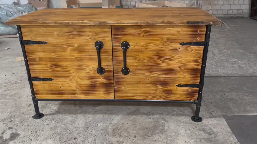 Kommode im Industrie Design handgefertigt aus Rohr und Holz massiv